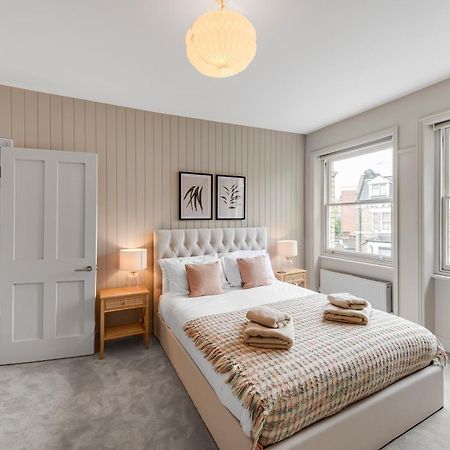 Luxury 3 Bed Apartment With Balcony In Kensington Olympia London Exterior photo