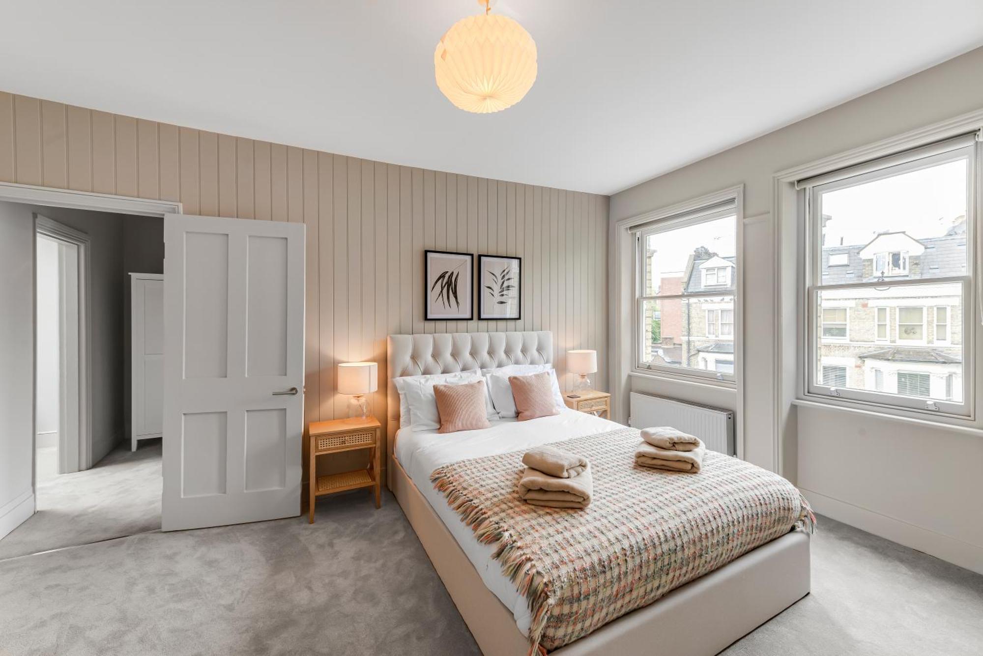 Luxury 3 Bed Apartment With Balcony In Kensington Olympia London Exterior photo