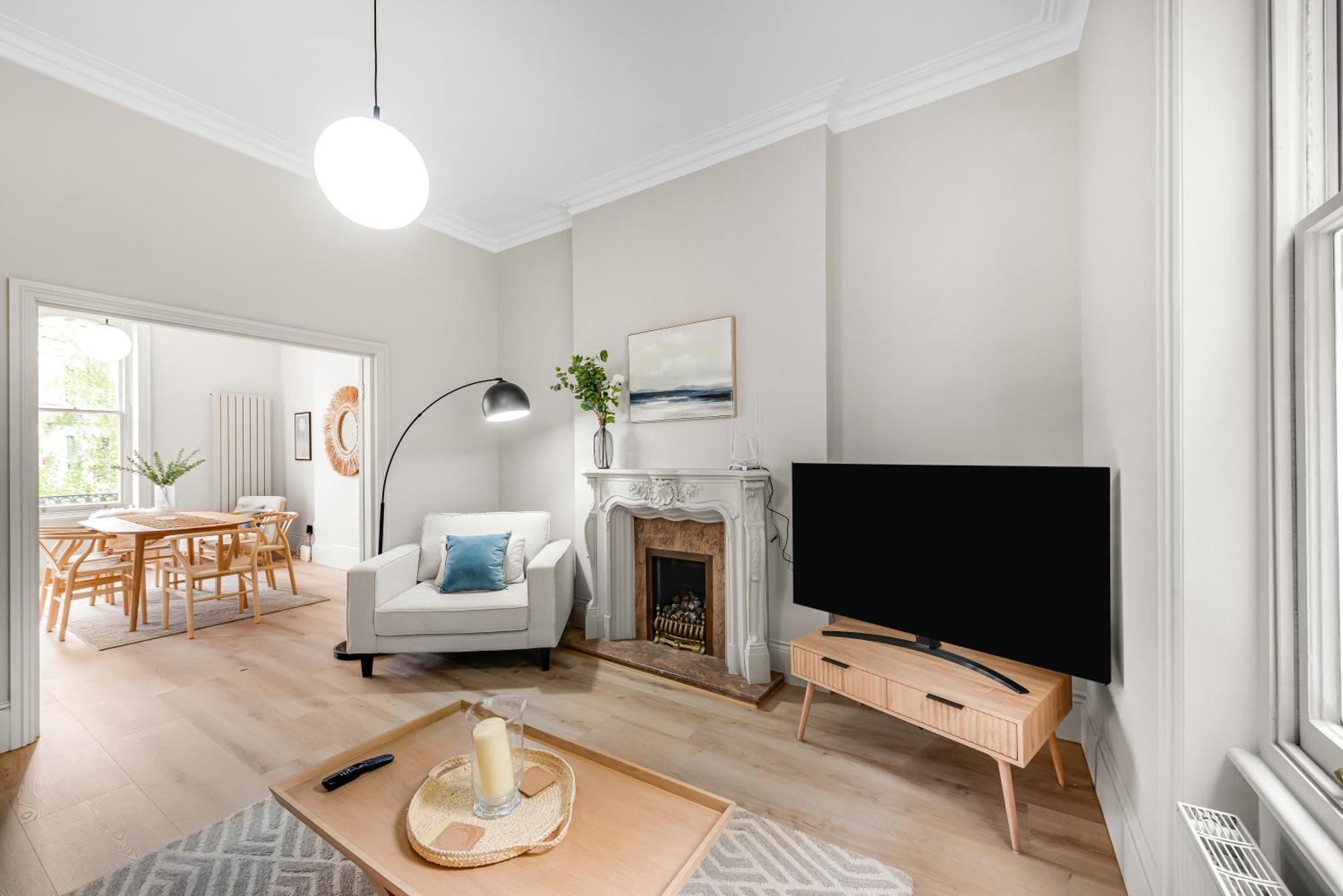 Luxury 3 Bed Apartment With Balcony In Kensington Olympia London Exterior photo