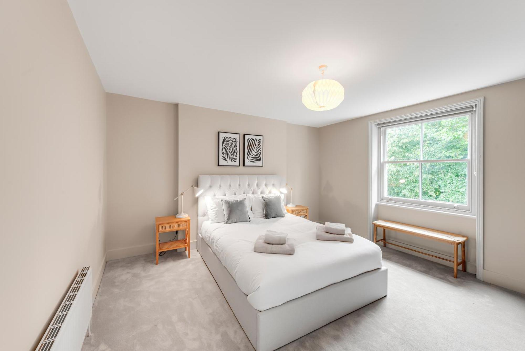 Luxury 3 Bed Apartment With Balcony In Kensington Olympia London Exterior photo