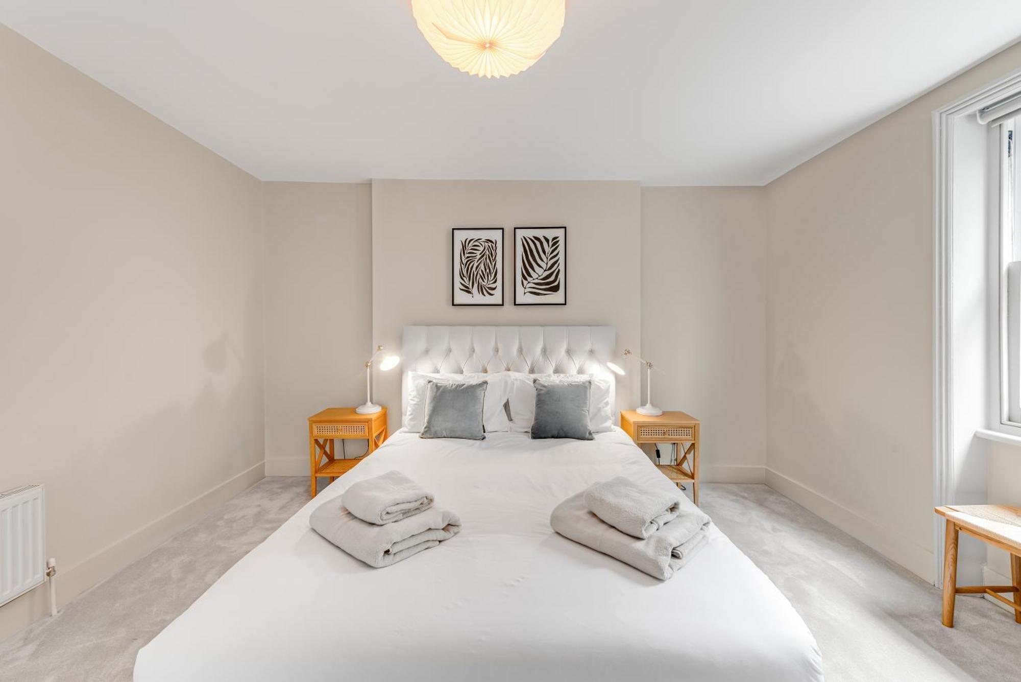Luxury 3 Bed Apartment With Balcony In Kensington Olympia London Exterior photo