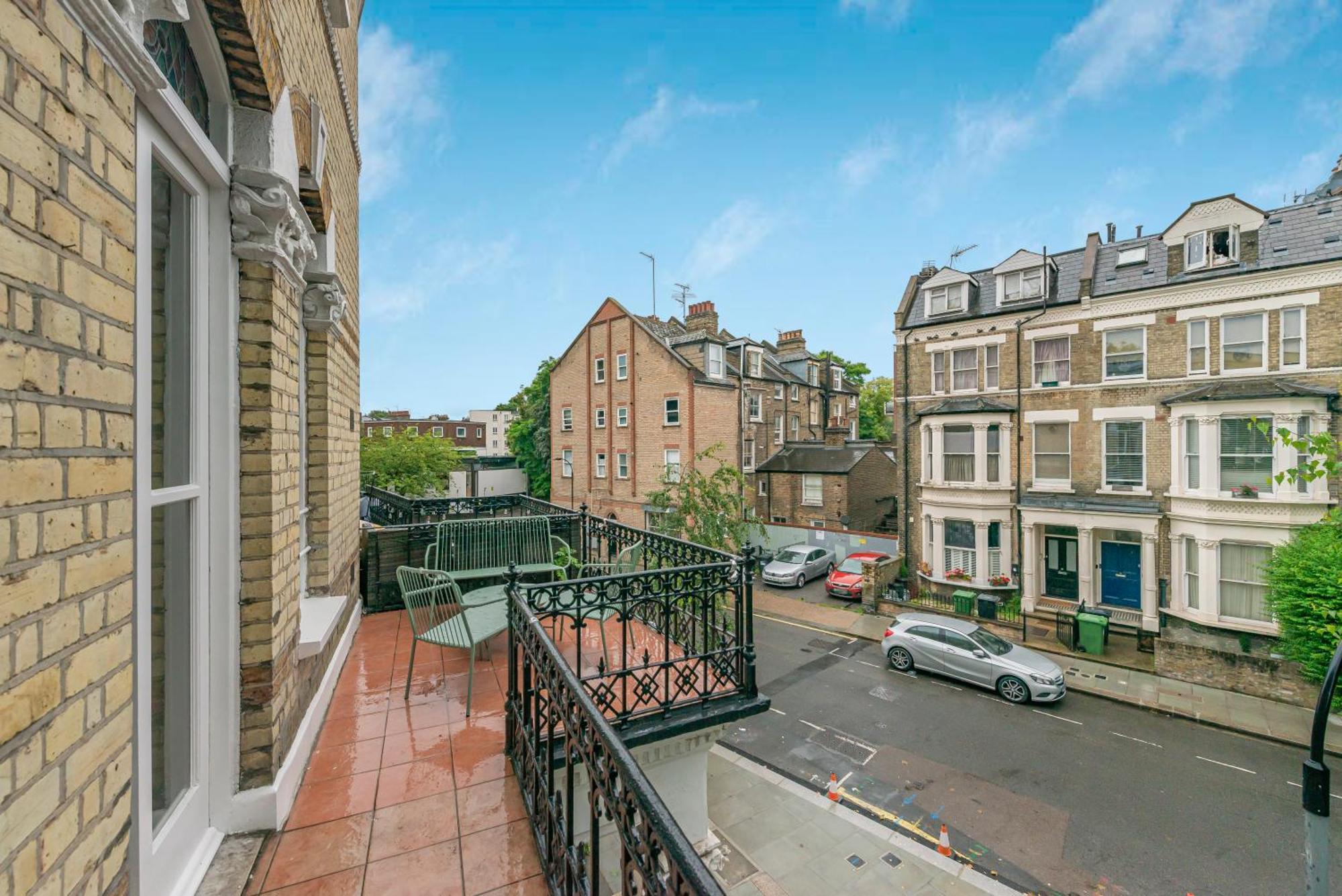 Luxury 3 Bed Apartment With Balcony In Kensington Olympia London Exterior photo